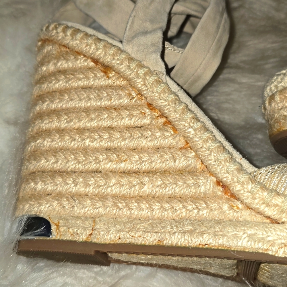 Ivanka Trump Cream Wedges - Picture 4 of 11